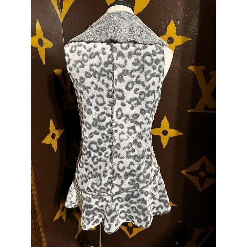 Multiples Animal Print Faux Fur Ruffled Vest Size Medium